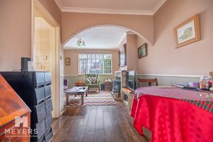 Diner Through Lounge- click for photo gallery